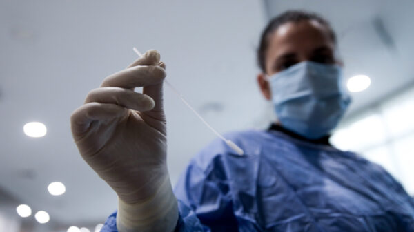 Κορονοϊός: 10.562 νέα κρούσματα - 15 νέοι θάνατοι - 103 οι διασωληνωμένοι