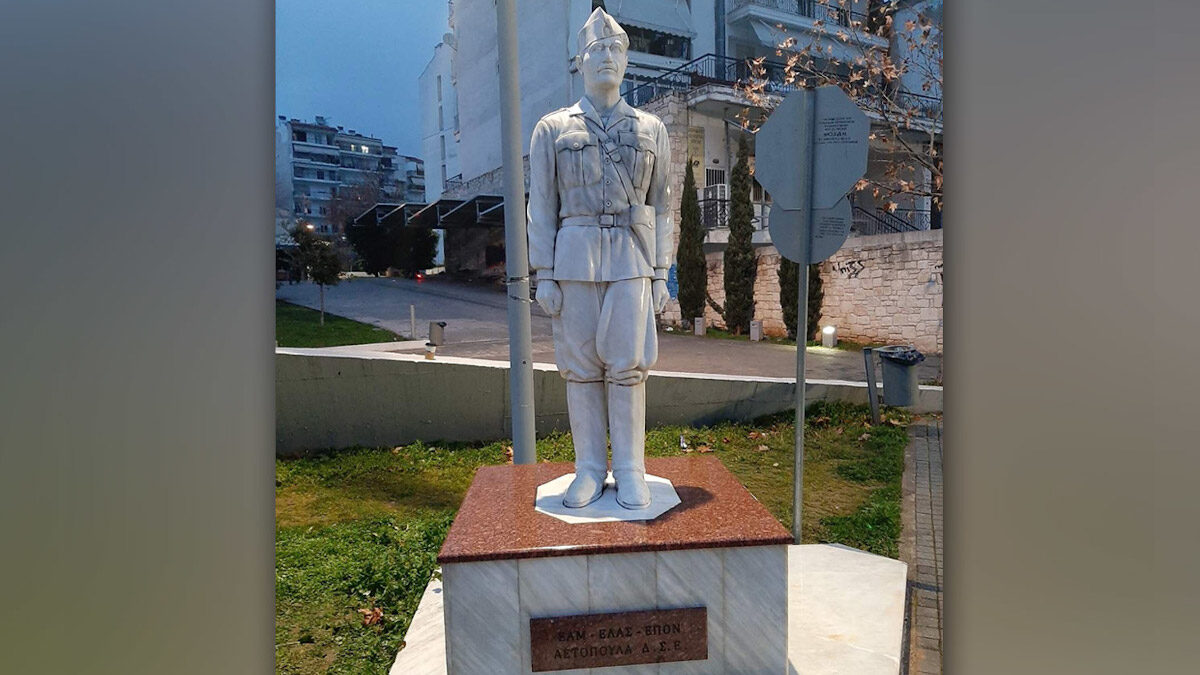 Μνημείο - άγαλμα του Αντάρτη, που βρίσκεται σε κεντρικό σημείο της πόλης του Κιλκίς και αναπαριστά τον Κιλκισιώτη καπετάνιο του ΕΛΑΣ Γαρέφη