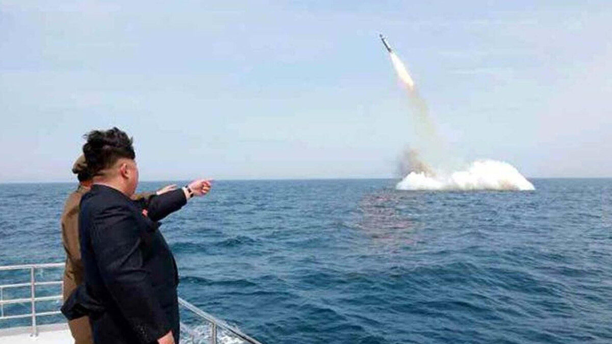 Εκτόξευση πυραύλου από Υποβρύχιο του Πολεμικού Ναυτικού της Βορείου Κορέας