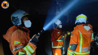 Ισπανοί Πυροσβέστες της Βαλένθια σε κατάσβεση πυρκαγιάς σε Γηροκομείο / 19-01-2022