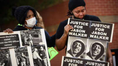 Φάγιετβιλ, Βόρειας Καρολίνας, ΗΠΑ - Από τις διαδηλώσεις για τον 37χρονο Αφροαμερικανό Τζέισον Γουόκερ που δολοφονήθηκε από τα πυρά του λευκού αστυνομικού Τζέφρι Χας