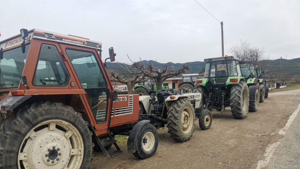 Μπλόκο Αγροτών στο Παλιούρι, στη Μακρακώμη στη Δυτική Φθιώτιδα