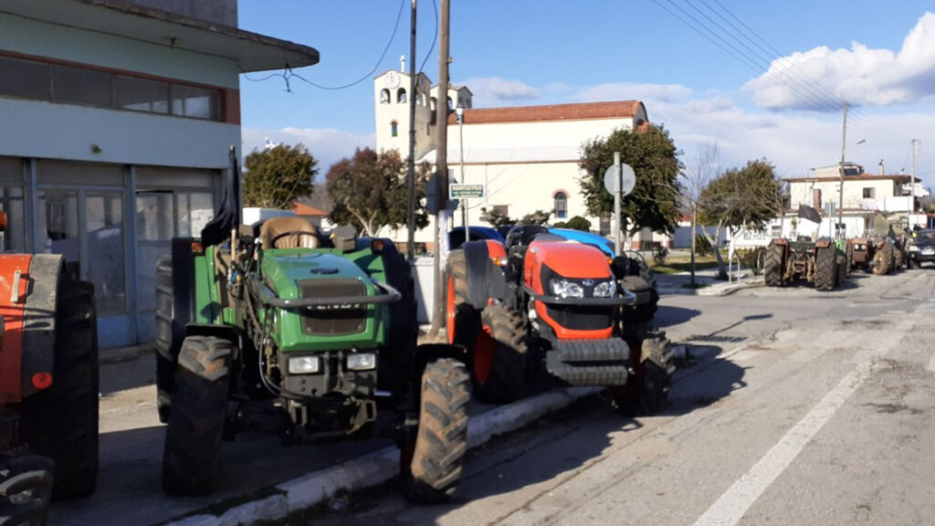 Αγρότες Μεσηνίας στο μπλόκο στο Σουλινάρι