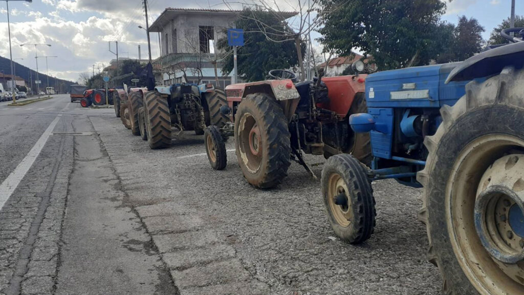 Αγρότες Μεσηνίας στο μπλόκο στο Σουλινάρι