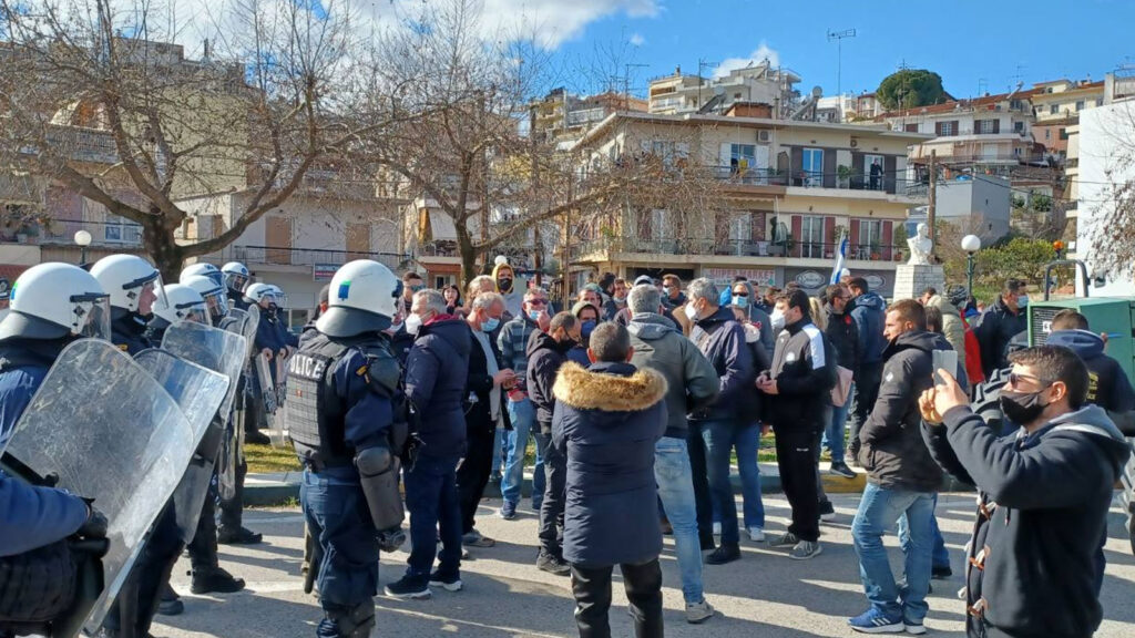 Ομοσπονδία Αγροτικών Συλλόγων Ν. Άρτας - Μπλόκο στο κόμβο του Σκοπευτηρίου - Παρέκαμψαν τις δυνάμεις καταστολής / Φλεβάρης 2022