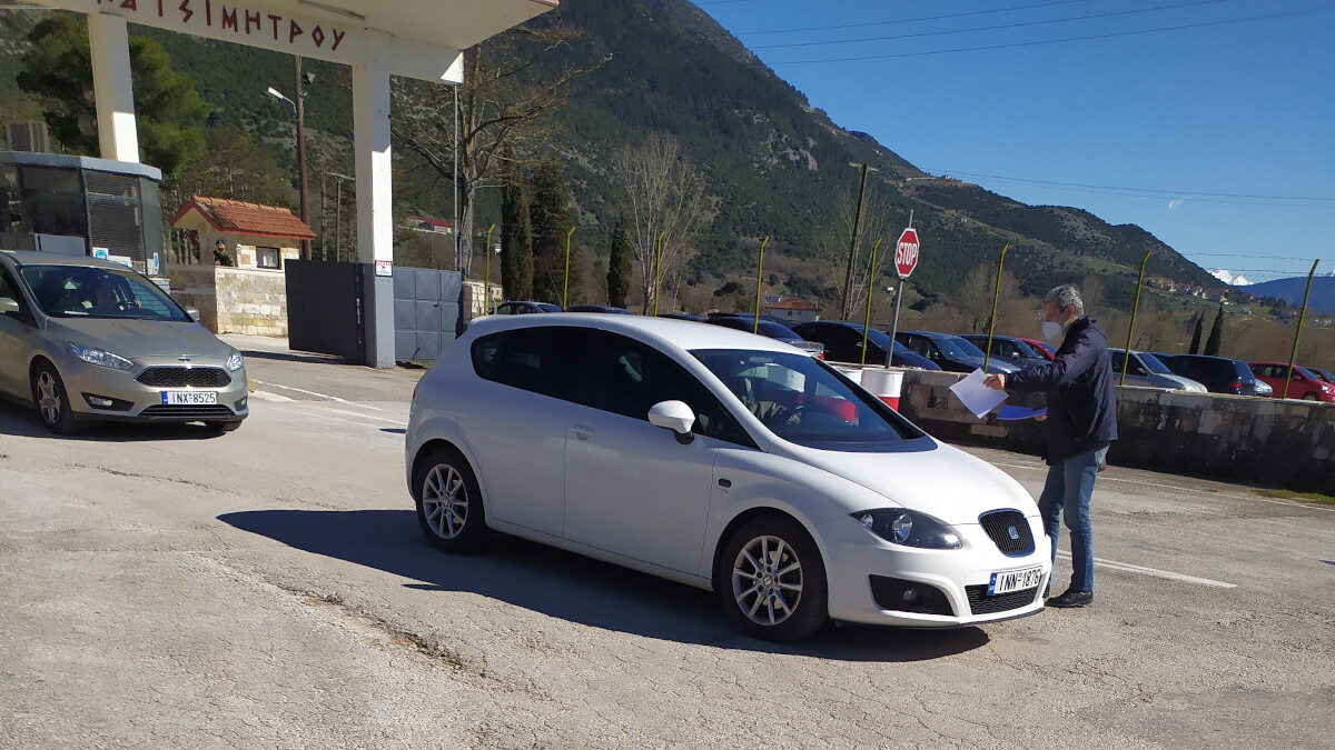 Εξόρμηση ΚΚΕ για την ρώσικη εισβολή στην Ουκρανία στο Στρατόπεδο «Κατσιμήτρου» στα Γιάννενα