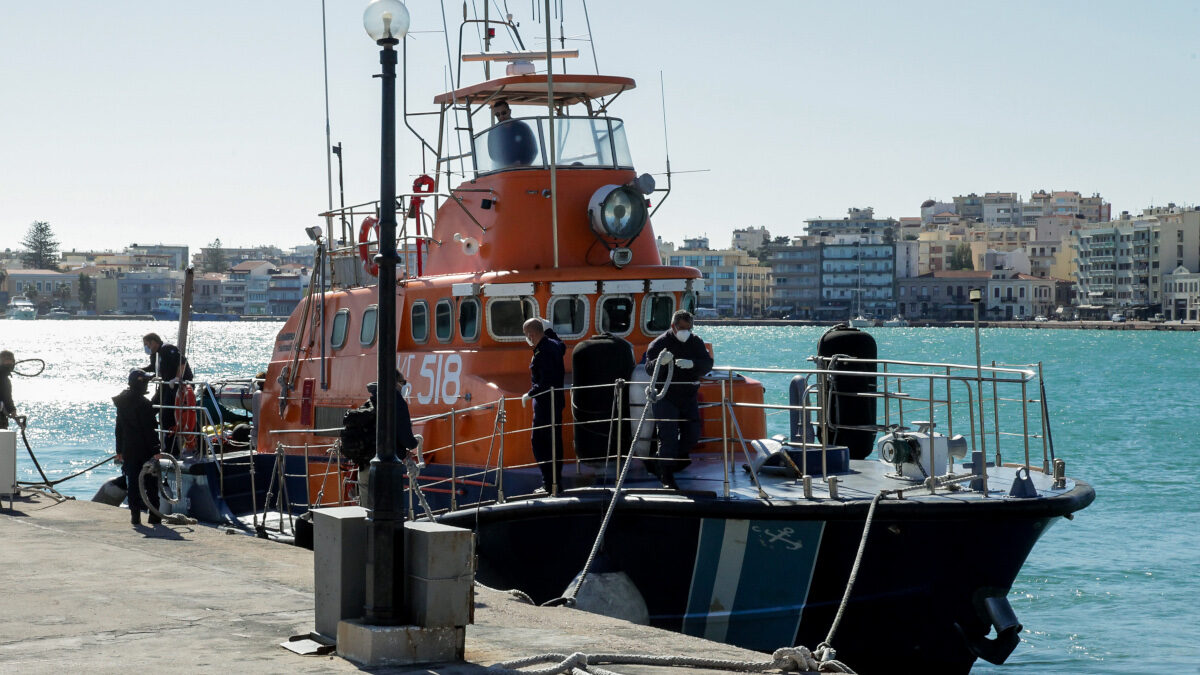 Προσφυγικό - Μετανάστες - Ναυαγοσωστικό του Λιμενικού Σώματος - Ελληνικής Ακτοφυλακής (Ν/Γ 518) στο λιμάνι της Μυτιλήνης (Λέσβος) / Οκτώβριος 2021