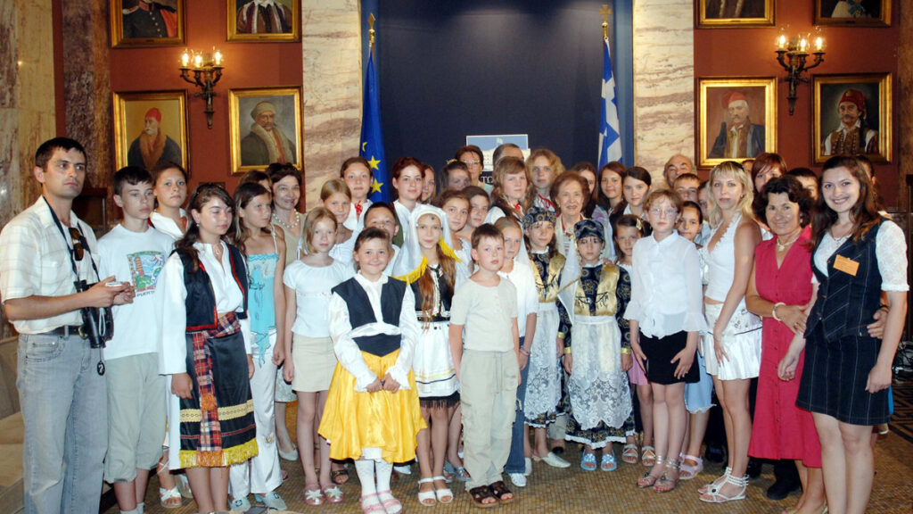 Από παλιότερη (2007) συνάντηση της Προέδρου της Βουλής με μαθητές από τη Μαριούπολη της Ουκρανίας