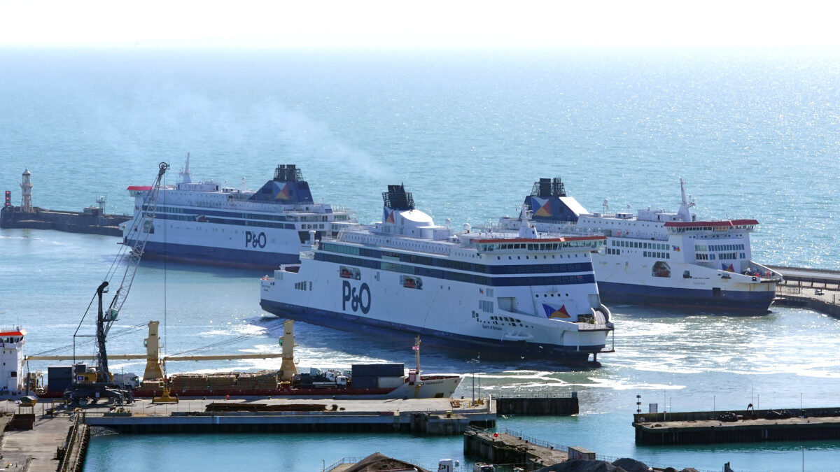 Επιβατικά- Οχηματαγωγά πλοία της πολυεθνικής ναυτιλιακής εταιρείας P&O FERRIES στο λιμάνι του Ντόβερ στο Ηνωμένο Βασίλειο (UK)