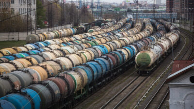 Μεταγωγικά βαγόνια με πετρέλαιο στο σταθμό Yanichkino railway station στη Μόσχα, Ρωσία