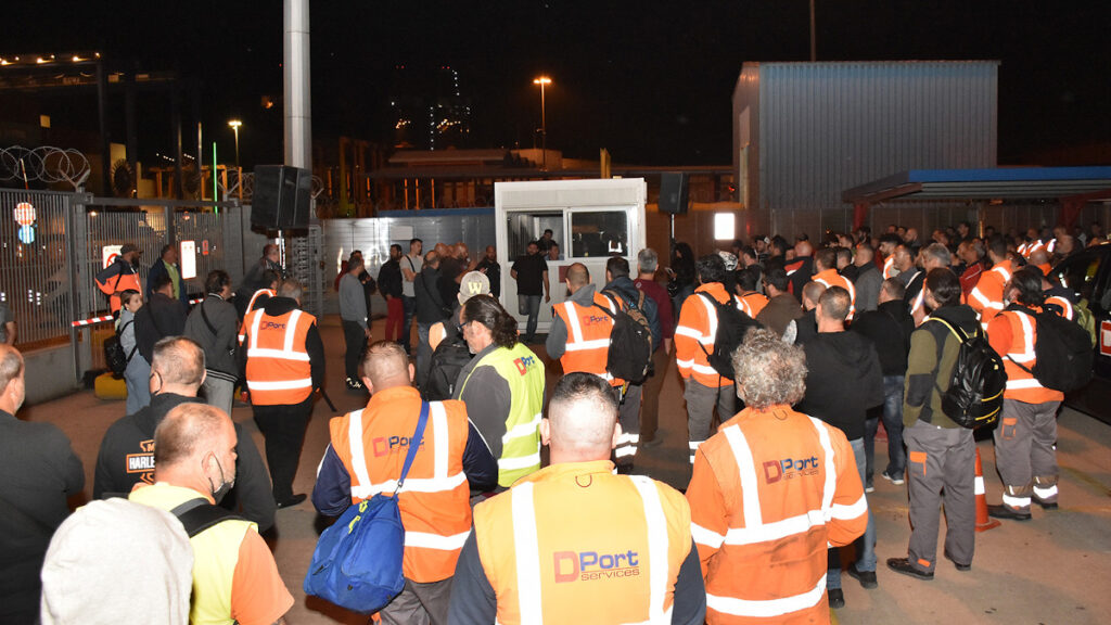 Λιμενεργάτες της COSCO: Γενική Συνέλευση Συνδικάτου ΕΝΕΔΕΠ 28/04/2022 - Νέο απεργιακό αγώνα ξεκίνησαν τα μεσάνυχτα 29/04/2022