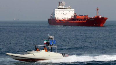 Έλεγχοι του Πολεμικού Ναυτικού του Ιράν για λαθραία διακίνηση κι εμπορία πετρελαιειδών