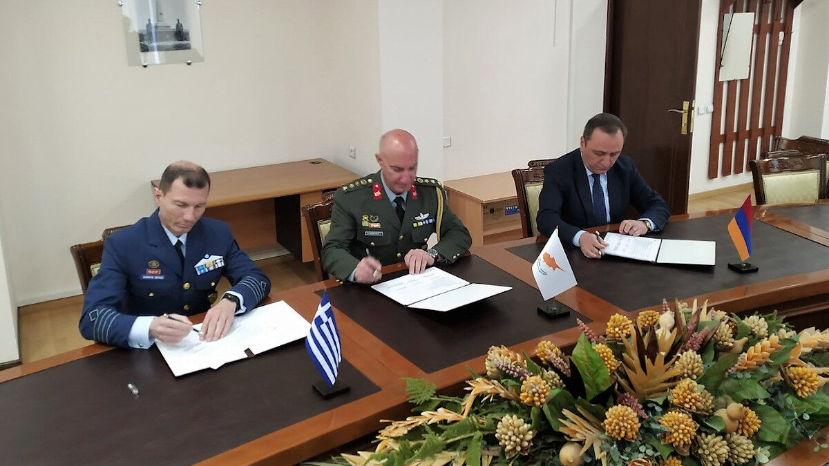 Υπεγράφη στο Ερεβάν της Αρμενίας το «Πρόγραμμα Στρατιωτικής Συνεργασίας Ελλάδος– Αρμενίας» για το Έτος 2022 και το «Κοινό Σχέδιο Δράσης (ΚΣΔ) Ελλάδας – Κύπρου – Αρμενίας»
