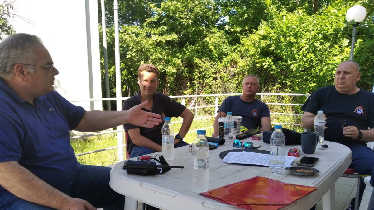 Επίσκεψη αντιπροσωπείας του ΚΚΕ στο Πυροσβεστικό Κλιμάκιο Πυργετού