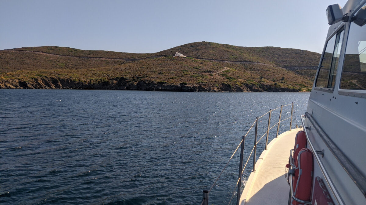 Πλωτό του Λιμενικού Σώματος - Ελληνικής Ακτοφυλακής στη νήσο Παναγιά (Χίος)