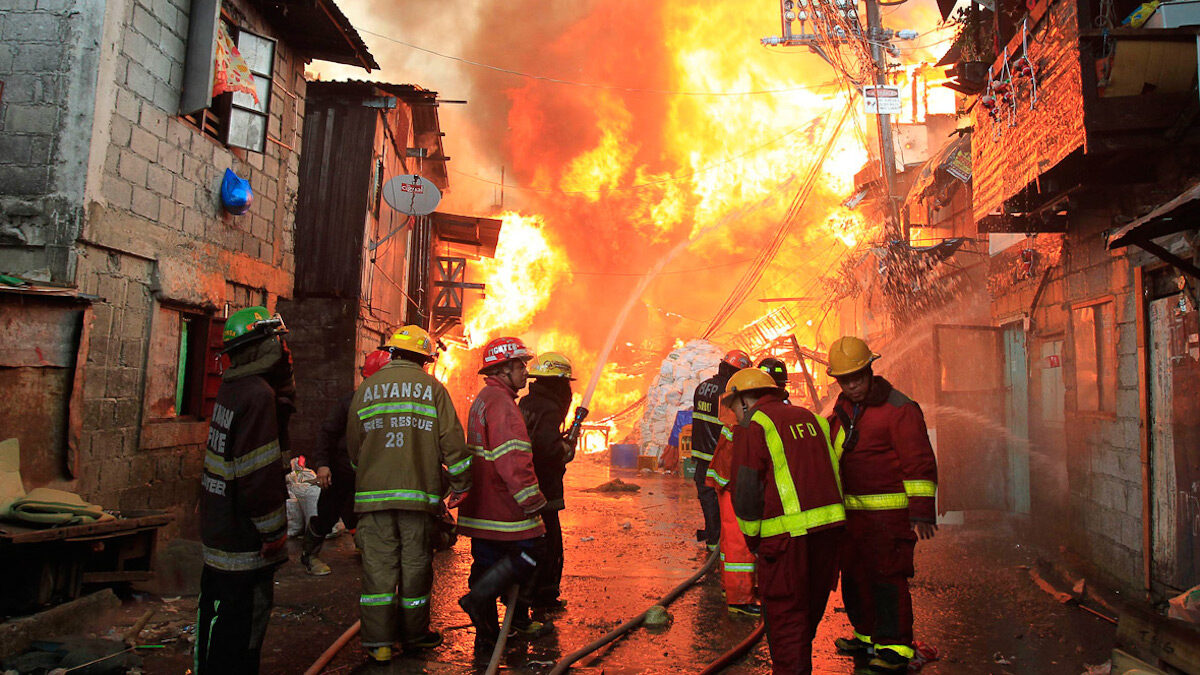 Πυρκαγιά σάρωσε φτωχή συνοικία της Μανίλας, στις Φιλιππίνες - Μάης 2022