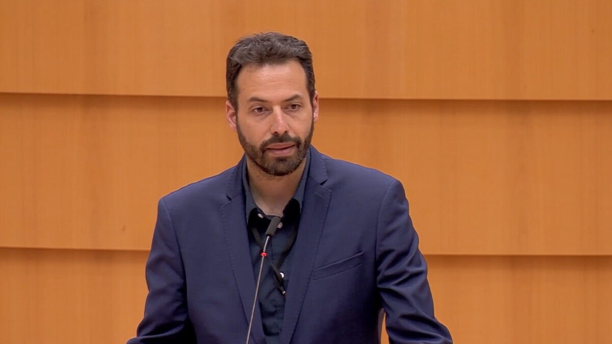 Ο ευρωβουλευτής του ΚΚΕ, Λευτέρης Νικολάου - Αλαβάνος