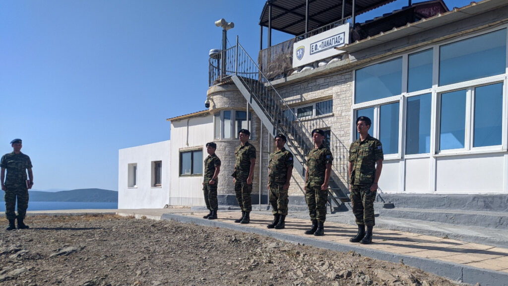 Στρατευμένοι της Εθνοφυλακής στο φυλάκιο της νήσου Παναγιάς (Χίος)