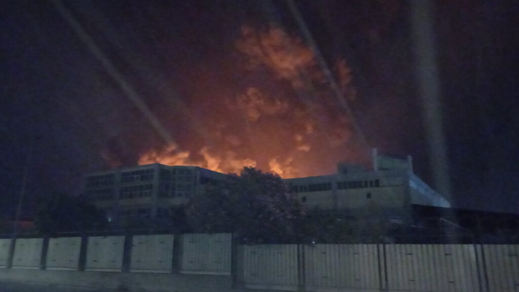 Μεγάλη φωτιά σε εργοστάσιο πλαστικών στον Ασπρόπυργο - 07/06/2022