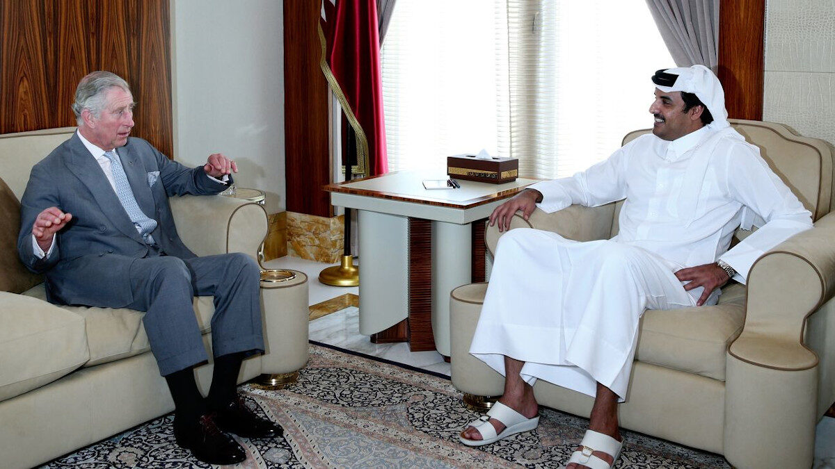 Ο Πρίγκιπας Κάρολος με τον Sheikh Hamad bin Jassim bin Jaber Al-Thani, πρώην πρωθυπουργό του Κατάρ το 2015