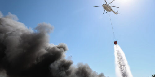 Ελικόπτερο σε κατάσβεση πυρκαγιάς - Πυροσβεστική