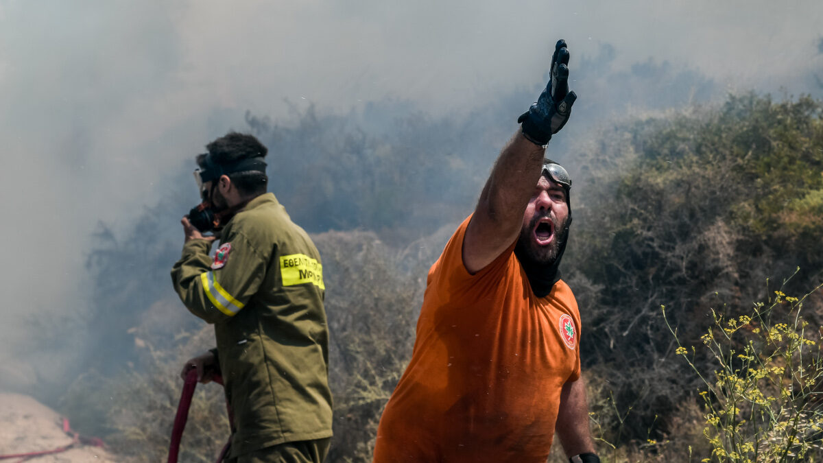 Πυροσβέστες - Πυρκαγιά στο Μαρμάρι Εύβοιας. Δευτέρα 23 Αυγούστου 2021