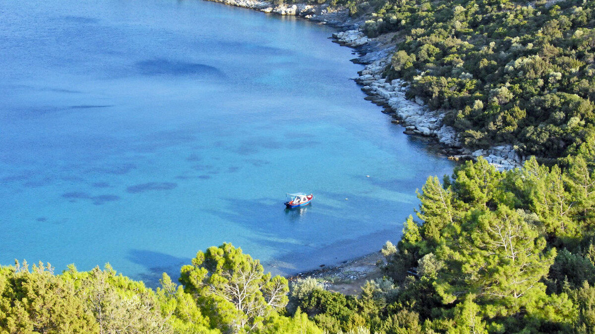 Παραλία Μικρή Λάκα στη Σάμο