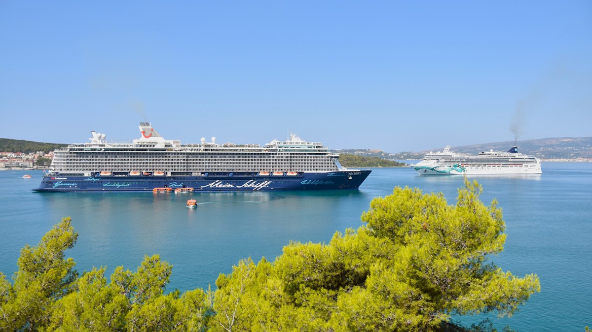 Το κρουαζιερόπλοιο MEIN SCHIFF 5 στην Κεφαλλονιά, 2022