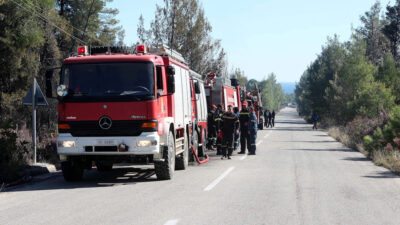 Πυροσβεστικές δυνάμεις επιχειρούν σε παλιότερη πυρκαγιά (2018) στη Χαλκιδική