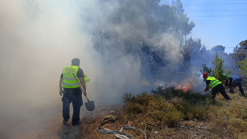 Πυρκαγιά στην Πεντέλη: Μέλη και φίλοι του ΚΚΕ στη μάχη ακούραστα και με αυτοθυσία 20/07/2022