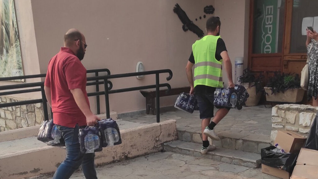 Κλιμάκιο του ΚΚΕ στο πλάι των πυρόπληκτων στον Έβρο