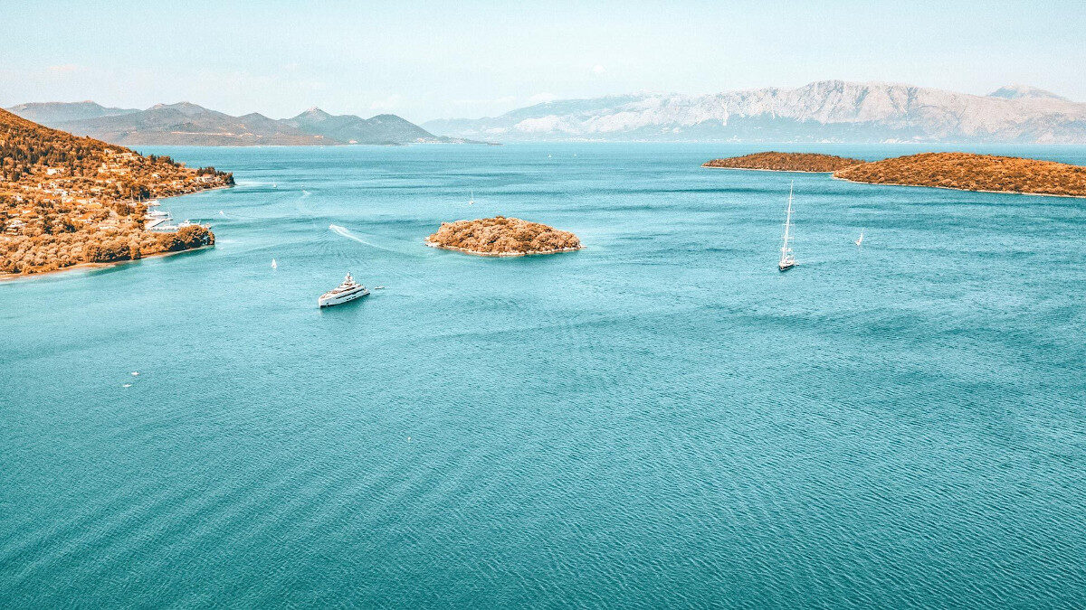 Καλοκαίρι - ιστιοφόρα - Yachts - Πριγκιποννήσια έξω από το Νυδρί της Λευκάδας