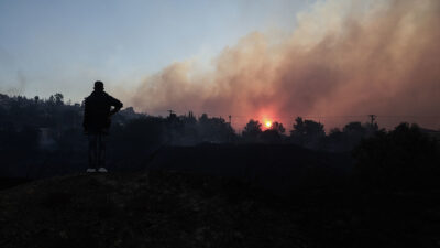 Πυρκαγιά στην Πεντέλη 19/07/2022 - Σε απόγνωση οι κάτοικοι - Στο ίδιο έργο θεατές...