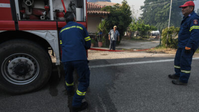 Σε εξέλιξη μεγάλη πυρκαγιά στα Κρέστενα στην Ηλεία, εκκενώνεται o οικισμός Σκυλλουντία, Κυριακή 24 Ιουλίου 2022