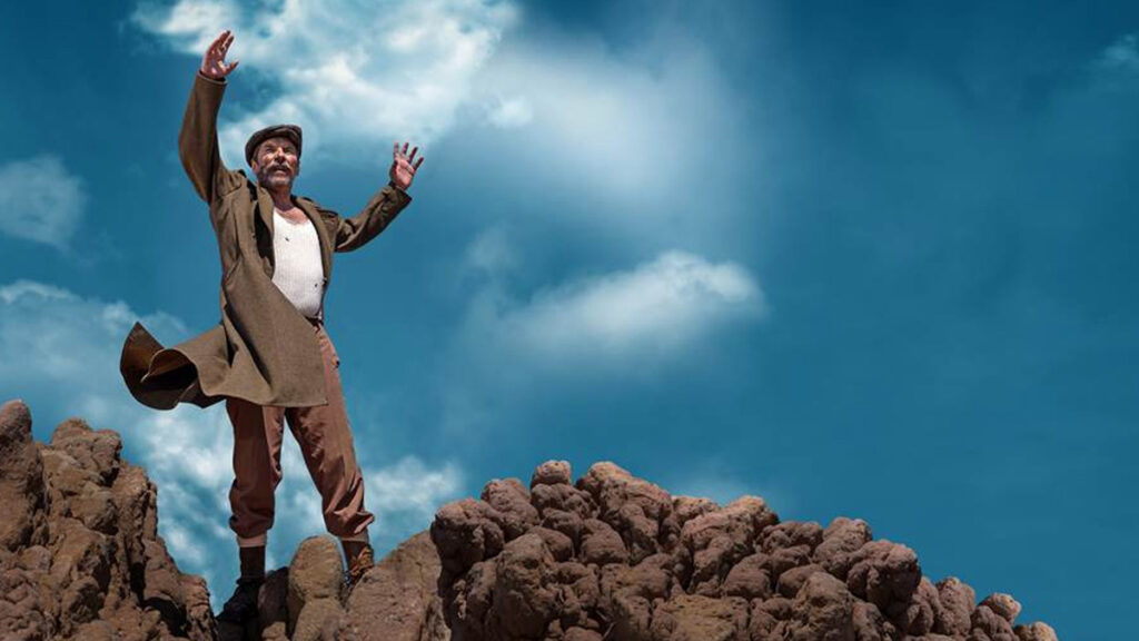 Ο θρυλικός «Ζορμπάς» του Νίκου Καζαντζάκη ζωντανεύει στη σκηνή σε θεατρική διασκευή Γιάννη Κακλέα και Γεράσιμου Ευαγγελάτου και σκηνοθεσία Γιάννη Κακλέα και παρουσιάζεται από τις 19 Οκτωβρίου στο θέατρο του Κέντρου Πολιτισμού «Ελληνικός Κόσμος»