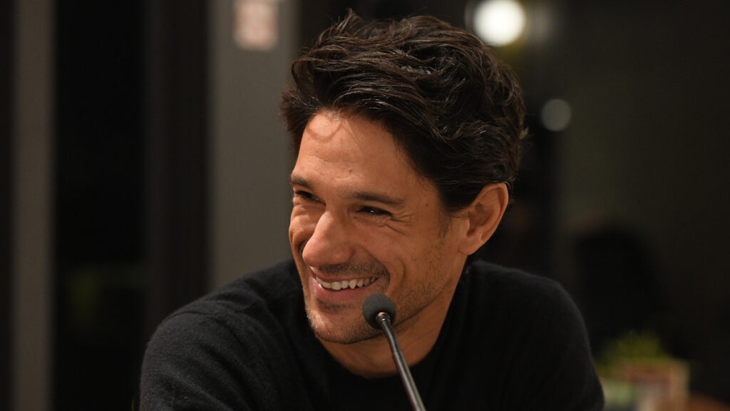 Σε μια ζεστή ατμόσφαιρα στο «Public cafe» στο Σύνταγμα, παρουσιάστηκε το βράδυ της Τρίτης, το νέο βιβλίο του Μίλτου Πασχαλίδη, «Ξενοδοχεία»