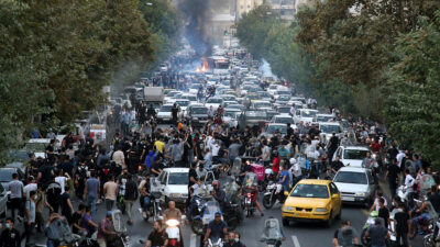 Από διαδήλωση στην Τεχεράνη (ΙΡΑΝ) με αφορμή τον βιασμό μιας νεαρής κοπέλας από έναν αστυνομικό