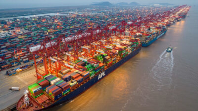 Ο νέος τερματικός σταθμός εμπορευματοκιβωτίων (container) στο λιμάνι της Σαγκάη στην Κίνα