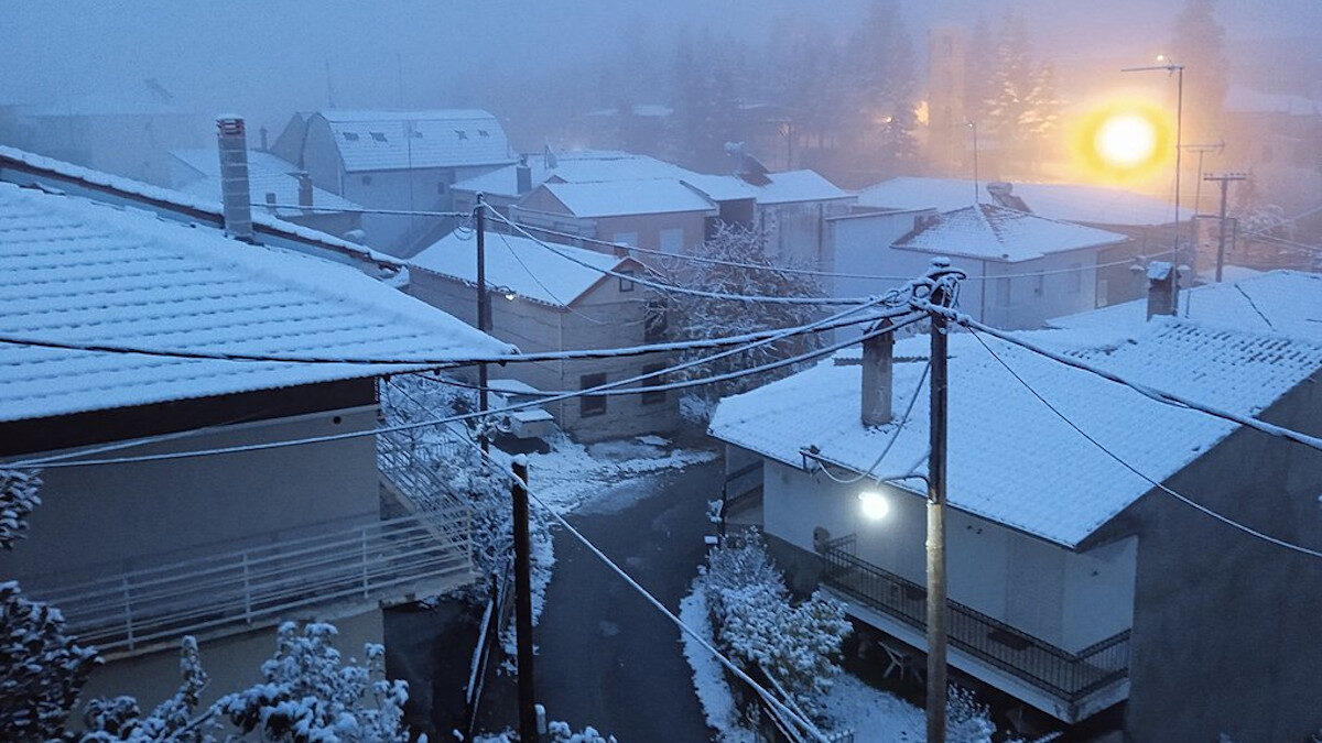 Ντύθηκε στα λευκά η Πτολεμαΐδα ξημερώματα Δευτέρας 28/11/2022