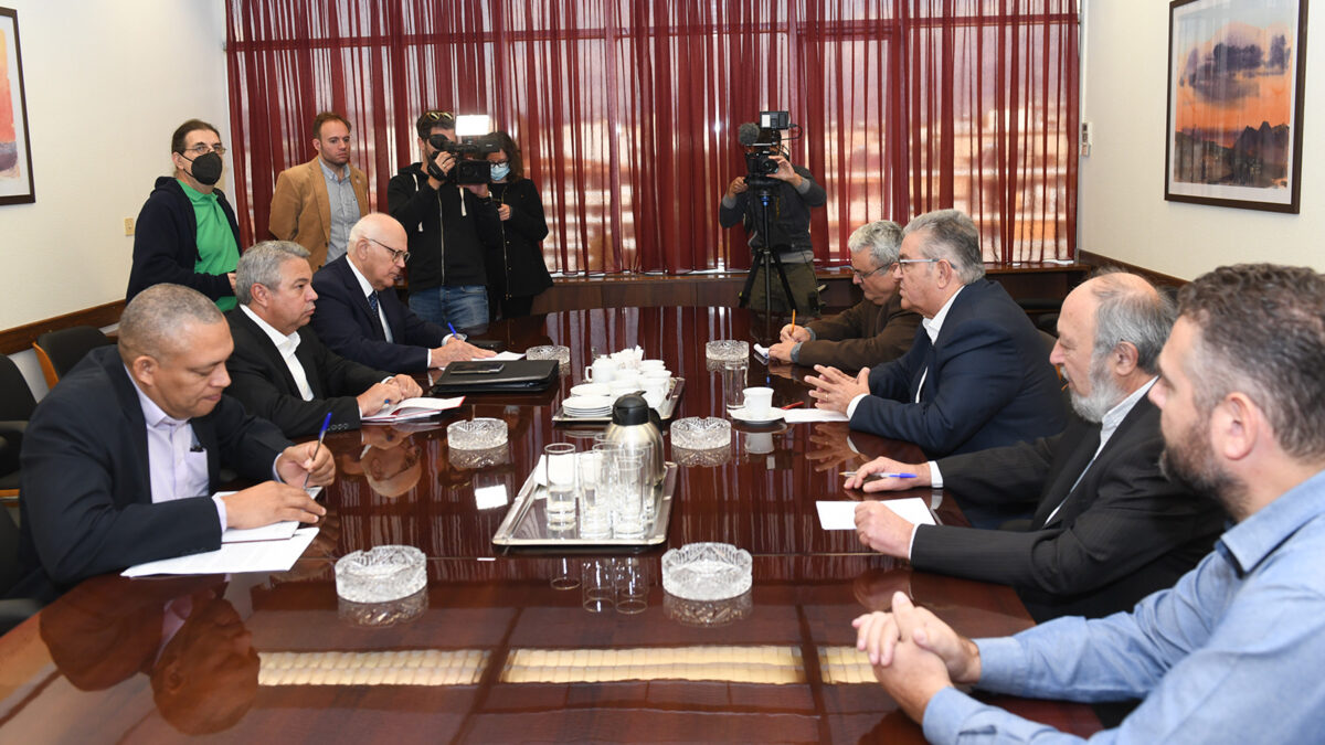 Ο ΓΓ της ΚΕ του ΚΚΕ Δημήτρης Κουτσούμπας συναντήθηκε με αντιπροσωπεία της Κεντρικής Ένωσης Συνδικάτων Κούβας