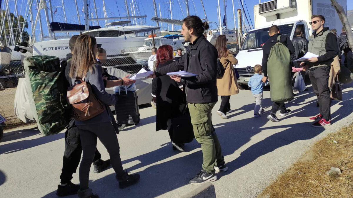 Εξόρμηση του ΚΚΕ στο στρατόπεδο στο Μεγάλο Πεύκο