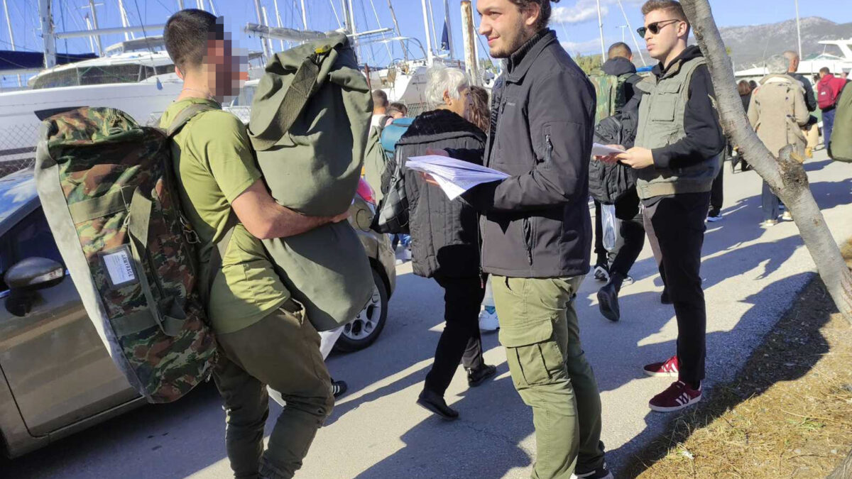 Εξόρμηση του ΚΚΕ στο στρατόπεδο στο Μεγάλο Πεύκο