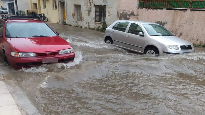 πλημμύρες πειραιάς κοκκινιά δρόμοι βροχή
