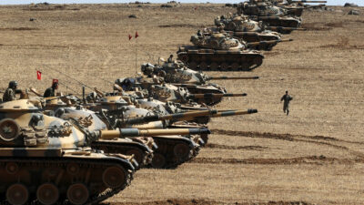 Τουρκικά άρματα μάχης σε παράταξη...
