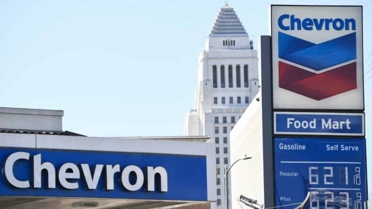 Η κυβέρνηση των ΗΠΑ στον ενεργειακό κολοσσό Chevron να επεκτείνει τις δραστηριότητές του στη Βενεζουέλα παρά τις αμερικανικές κυρώσεις