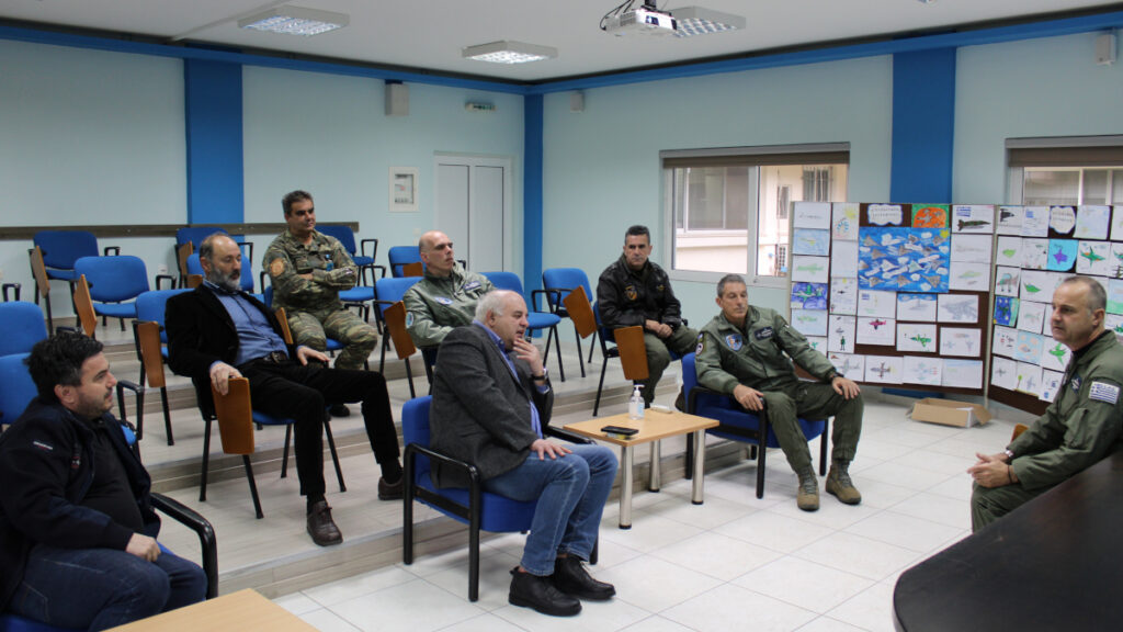 Επίσκεψη του βουλευτή Αχαΐας του ΚΚΕ, Νίκου Καραθανόπουλου στην Αεροπορική Βάση της Ανδραβίδας