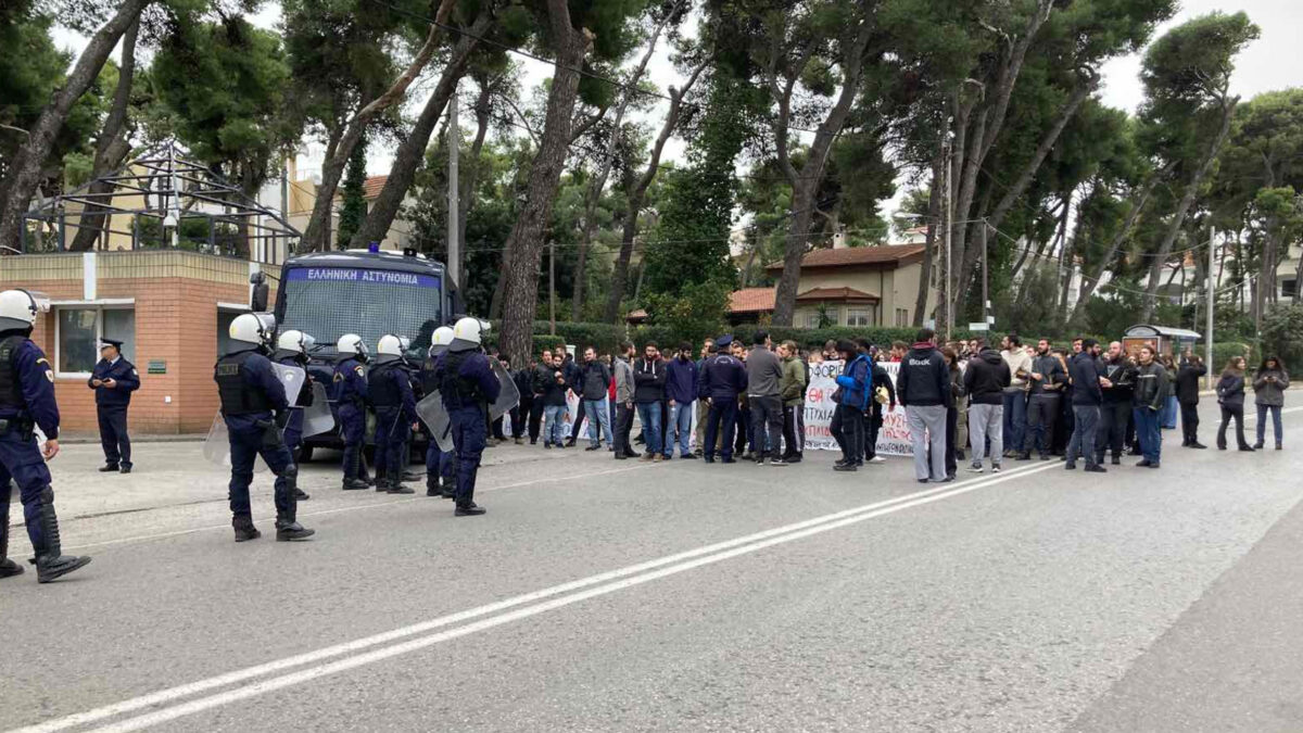 Φοιτητές στη Σύνοδο των Πρυτάνεων - Επίθεση των ΜΑΤ