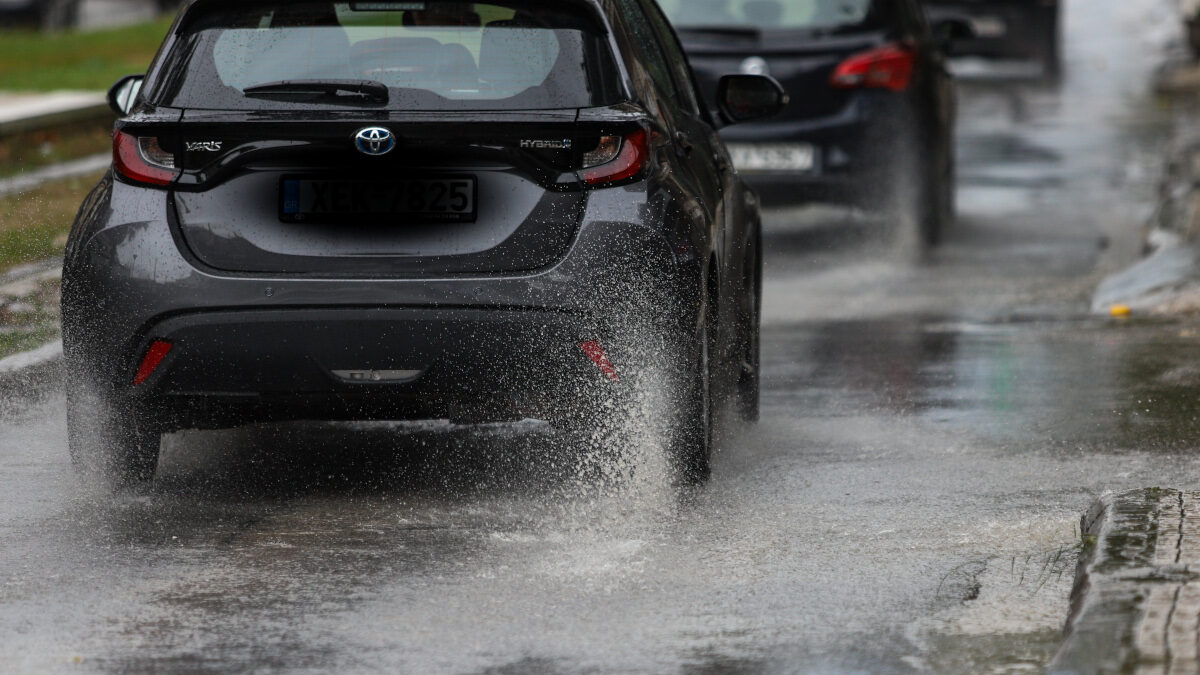 Καιρός - Βροχή στην Αθήνα ΚΑΚΟΚΑΙΡΙΑ ΒΡΟΧΗ ΟΜΠΡΕΛΕΣ