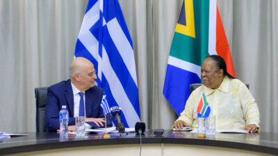 Συνάντηση του υπουργού Εξωτερικών, Νίκου Δένδια με την ομόλογο του απ' τη Νότια Αφρική, Ναλέντι Πάντορ