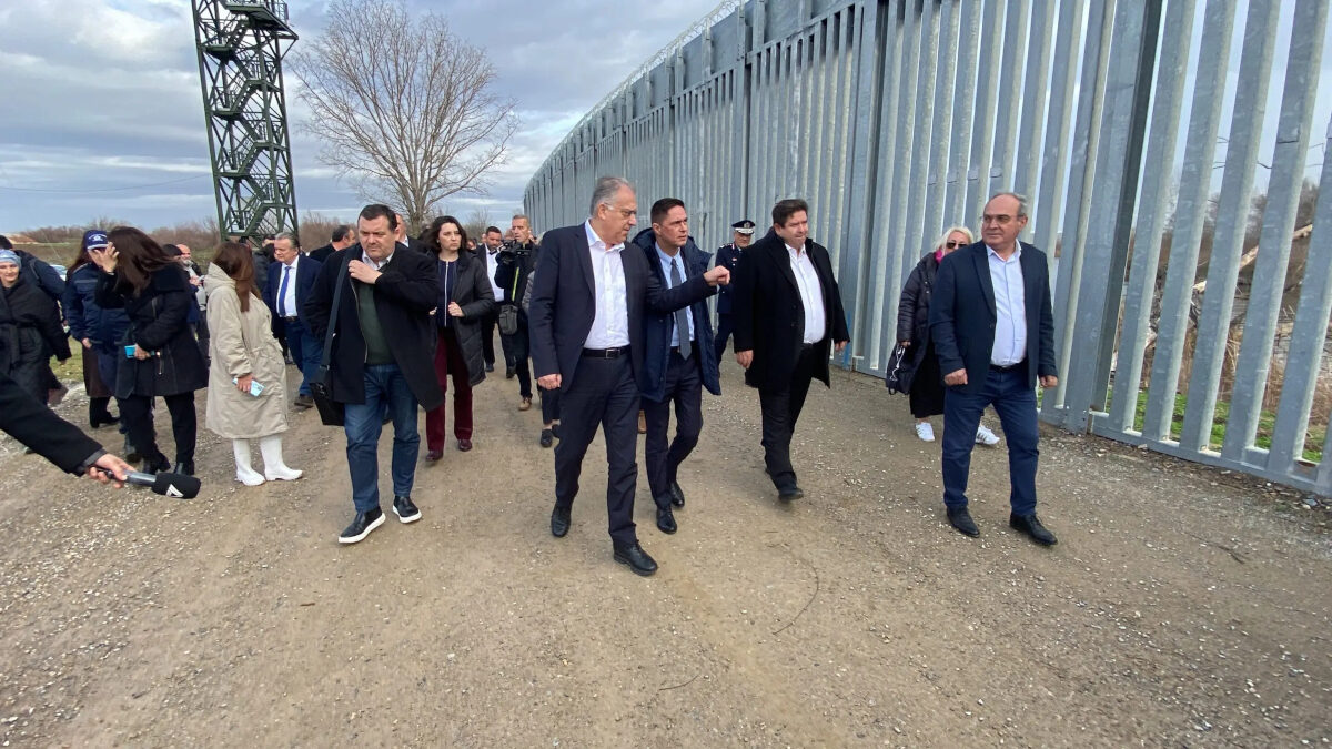 Συνάντηση του Υπουργού Προστασίας του Πολίτη με τους 27 πρέσβεις των χωρών μελών της Ευρωπαϊκής Ένωσης στον Έβρο και επίσκεψη στον φράκτη. Σάββατο 21 Ιανουαρίου 2023 (ΓΡ. ΤΥΠΟΥ ΥΠ. ΠΡΟΣΤΑΣΙΑΣ ΠΟΛΙΤΗ / EUROKINISSI)